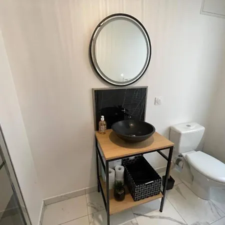 Le Dolce - Centre Historique, Proche Toutes Commodités, Stationnement Aisé, Wifi-netflix Niort